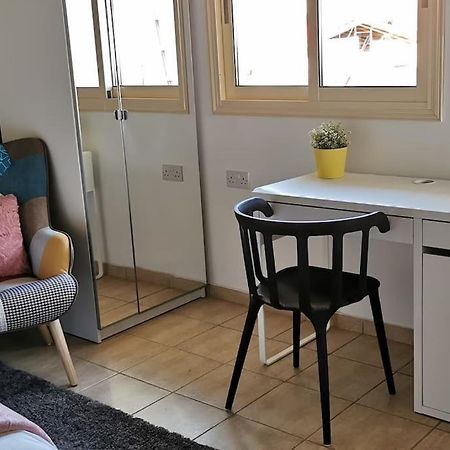 Pretty And Quiet Studio, With Wifi And Parking Limassol Exteriör bild
